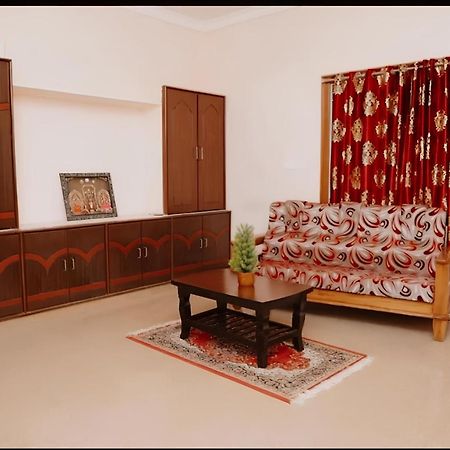 Sls Homestay - Luxury Ac Service Apartments 1Bhk, 2Bhk, 3Bhk - Direct Flyover To Alipiri Tirumala Gate - Walk To Ps4 Pure Veg Restaurants, Supermarkets - Near To National Highway & Padmavathi Amma Temple - Modular Kitchen, Living Room -Free Superfast Tirupati Eksteriør billede