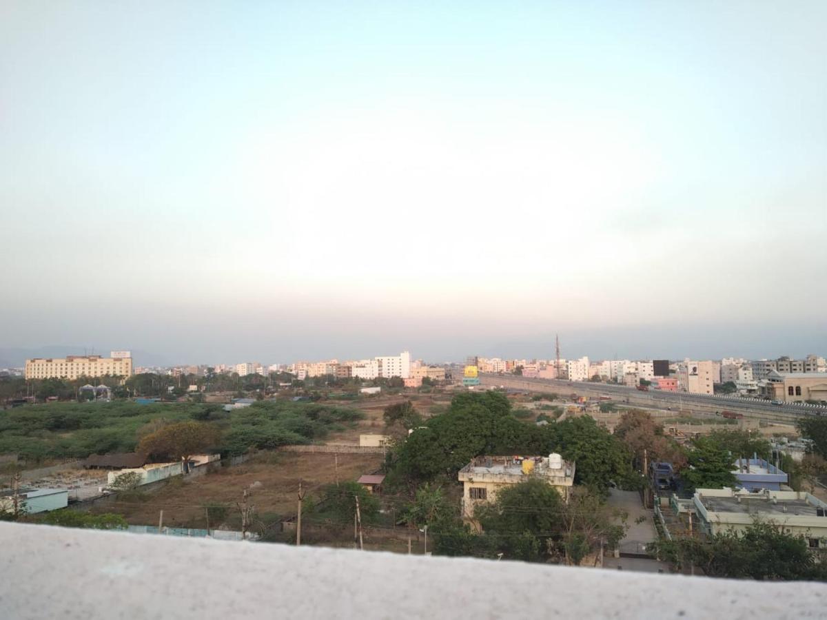 Sls Homestay - Luxury Ac Service Apartments 1Bhk, 2Bhk, 3Bhk - Direct Flyover To Alipiri Tirumala Gate - Walk To Ps4 Pure Veg Restaurants, Supermarkets - Near To National Highway & Padmavathi Amma Temple - Modular Kitchen, Living Room -Free Superfast Tirupati Eksteriør billede