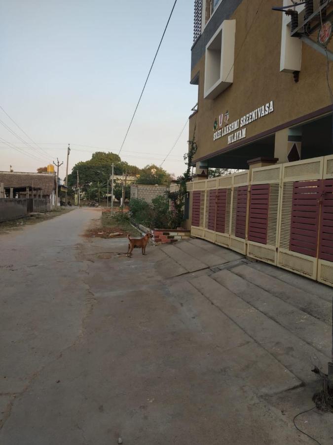 Sls Homestay - Luxury Ac Service Apartments 1Bhk, 2Bhk, 3Bhk - Direct Flyover To Alipiri Tirumala Gate - Walk To Ps4 Pure Veg Restaurants, Supermarkets - Near To National Highway & Padmavathi Amma Temple - Modular Kitchen, Living Room -Free Superfast Tirupati Eksteriør billede