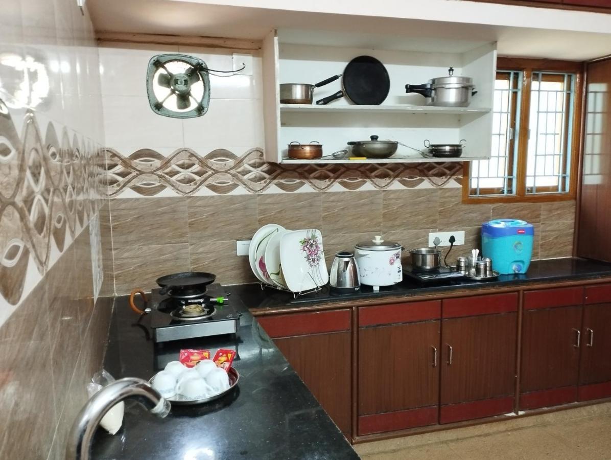 Sls Homestay - Luxury Ac Service Apartments 1Bhk, 2Bhk, 3Bhk - Direct Flyover To Alipiri Tirumala Gate - Walk To Ps4 Pure Veg Restaurants, Supermarkets - Near To National Highway & Padmavathi Amma Temple - Modular Kitchen, Living Room -Free Superfast Tirupati Eksteriør billede