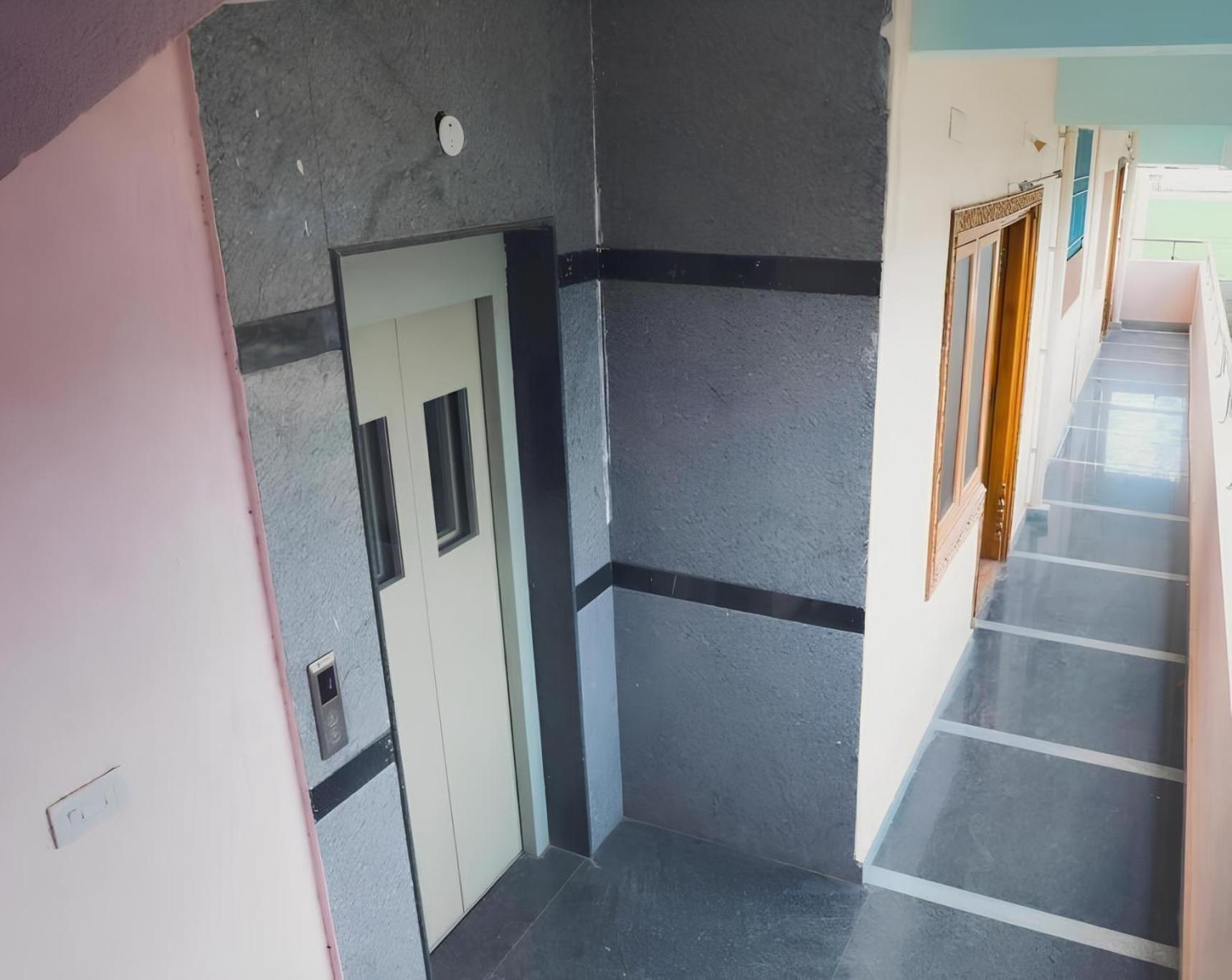 Sls Homestay - Luxury Ac Service Apartments 1Bhk, 2Bhk, 3Bhk - Direct Flyover To Alipiri Tirumala Gate - Walk To Ps4 Pure Veg Restaurants, Supermarkets - Near To National Highway & Padmavathi Amma Temple - Modular Kitchen, Living Room -Free Superfast Tirupati Eksteriør billede