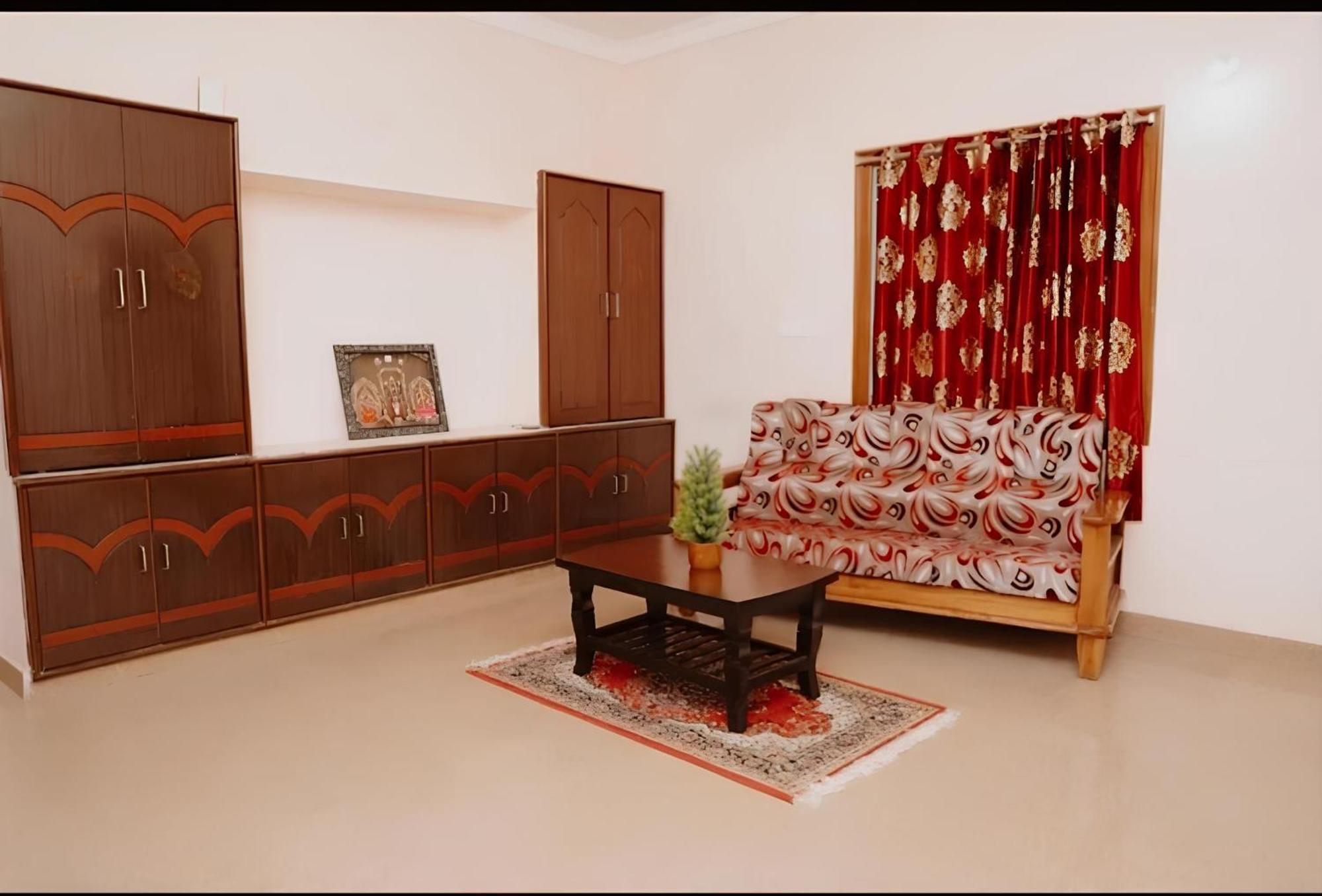 Sls Homestay - Luxury Ac Service Apartments 1Bhk, 2Bhk, 3Bhk - Direct Flyover To Alipiri Tirumala Gate - Walk To Ps4 Pure Veg Restaurants, Supermarkets - Near To National Highway & Padmavathi Amma Temple - Modular Kitchen, Living Room -Free Superfast Tirupati Eksteriør billede